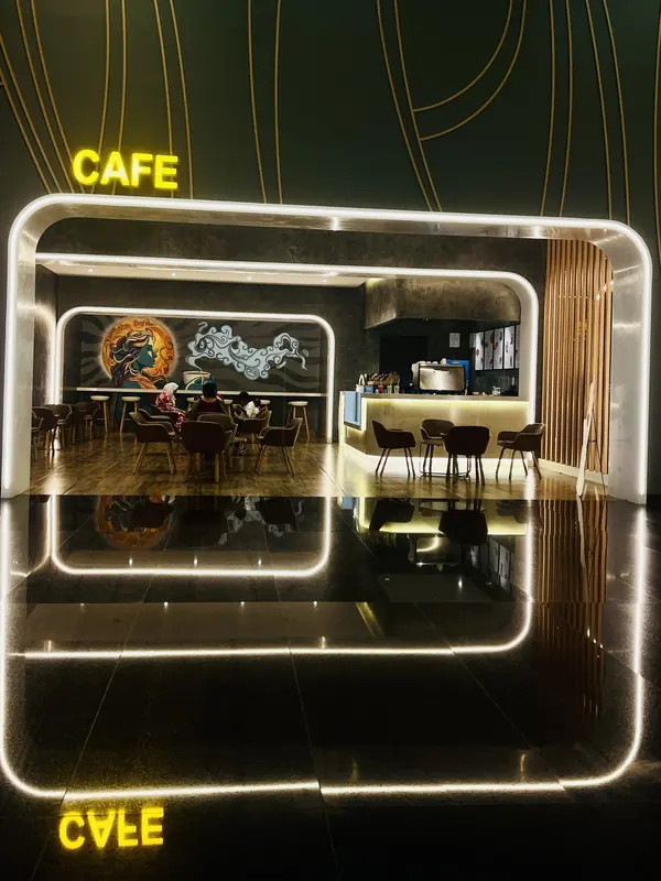 Café Cycle bei Nacht
